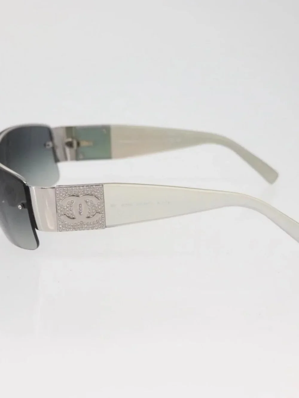 CHANEL Sunglasses plastic Opal CC Auth 162593